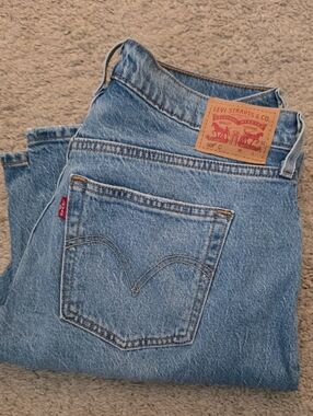 Levi's Women's 501 Curve Size 31